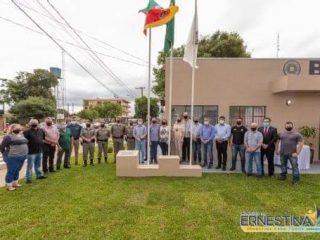 Prefeito Renato Becker e Comandante do 3º RPMON, Ten. Cel. Marco Antônio dos Santos Morais, inauguram a nova sede da Brigada Militar de Ernestina