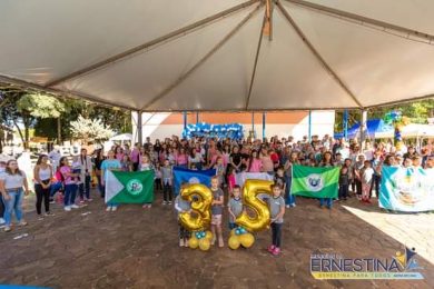 Praça lotada e belas apresentações marcaram a abertura oficial da Semana do Município de Ernestina, no último sábado (01)